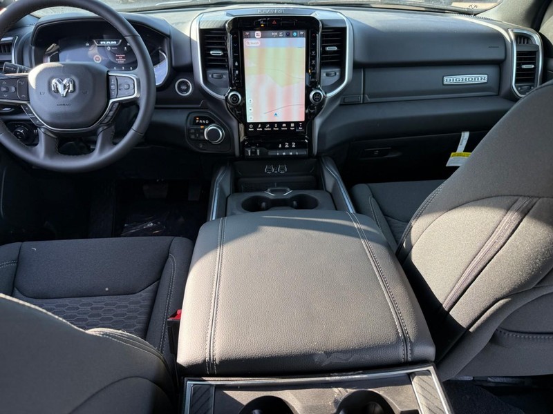 Ram 1500 Vehicle Full-screen Gallery Image 6