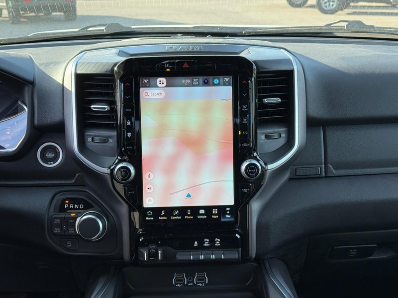 Ram 1500 Vehicle Full-screen Gallery Image 8