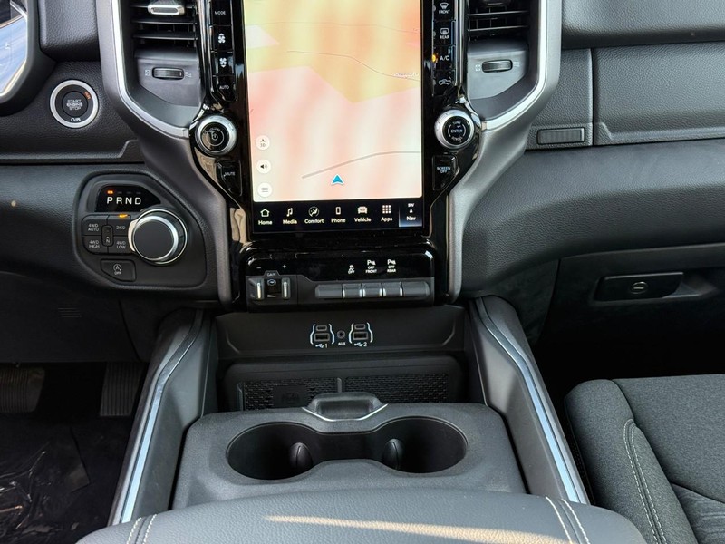 Ram 1500 Vehicle Full-screen Gallery Image 9