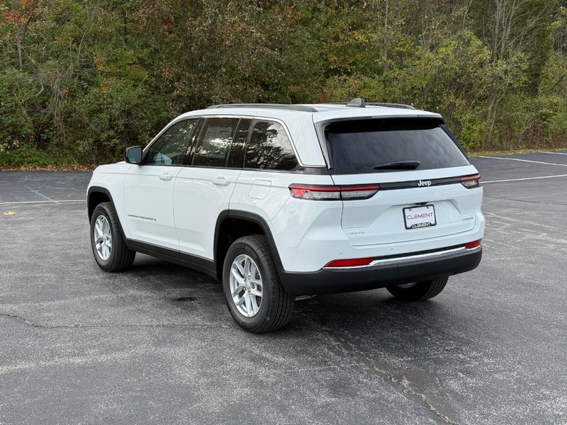 Jeep Grand Cherokee Vehicle Image 04