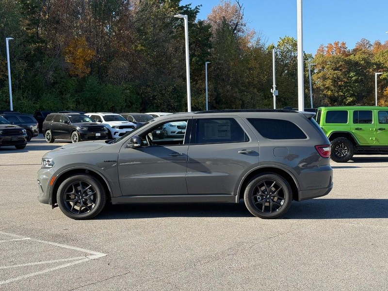 Dodge Durango Vehicle Full-screen Gallery Image 2