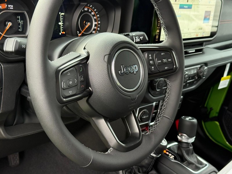 Jeep Wrangler Vehicle Image 11