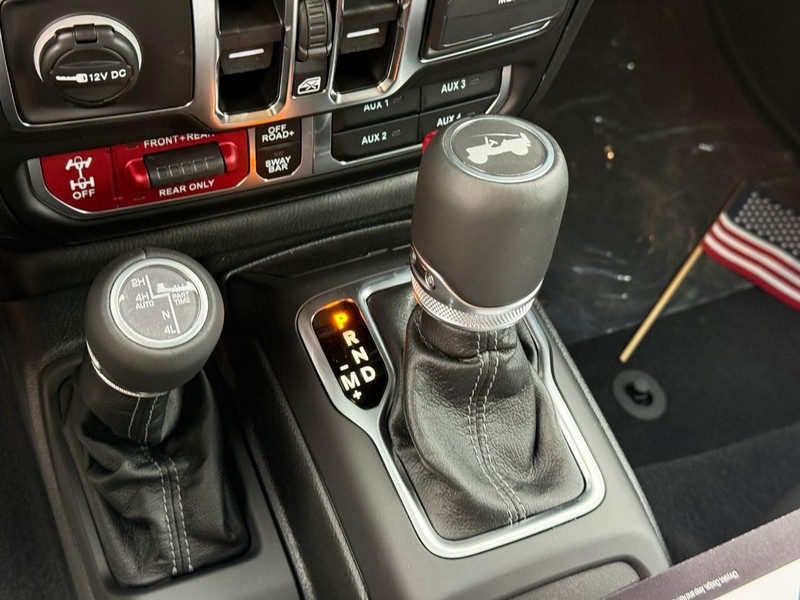 Jeep Wrangler Vehicle Image 13