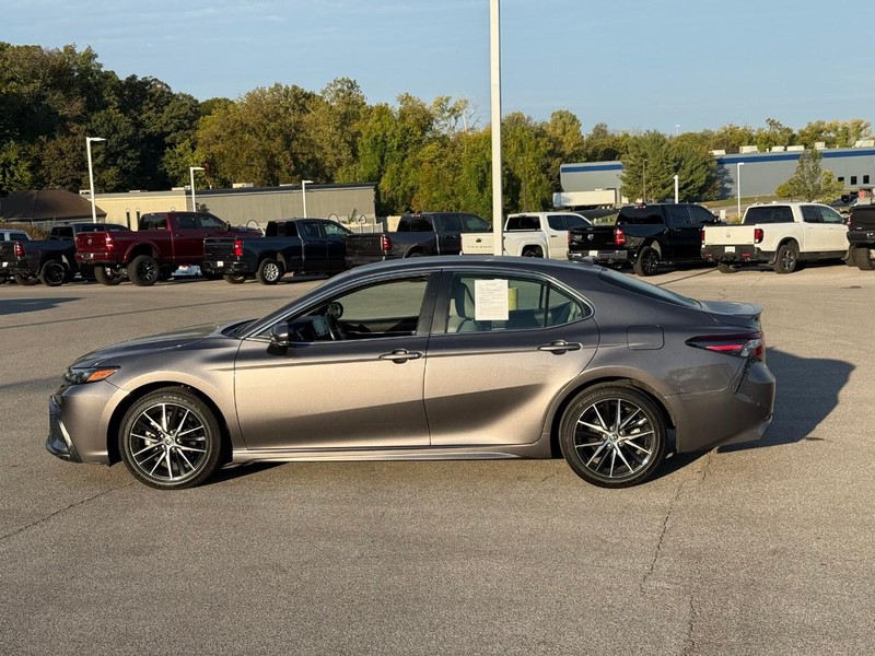 Toyota Camry Vehicle Image 03