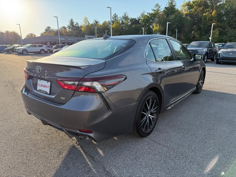 Toyota Camry Vehicle Image 09