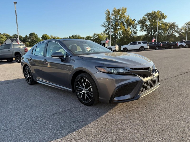 Toyota Camry Vehicle Image 11