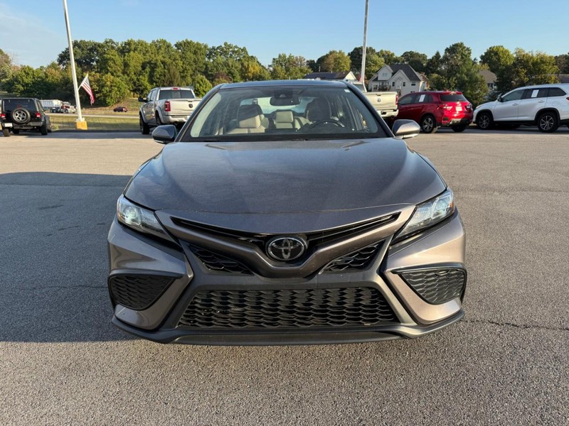 Toyota Camry Vehicle Image 12