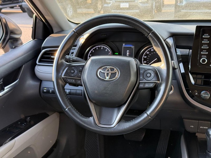 Toyota Camry Vehicle Image 15