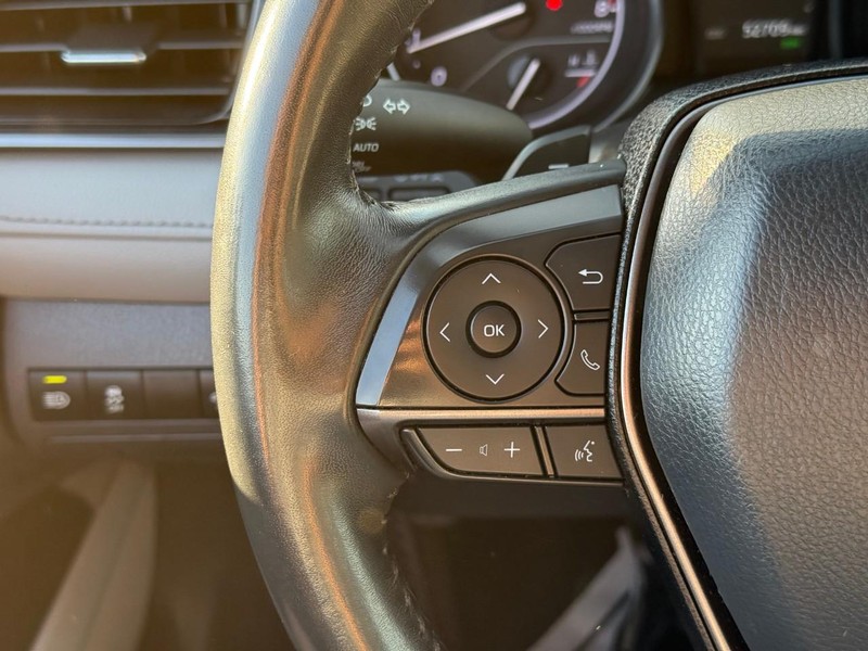 Toyota Camry Vehicle Image 21