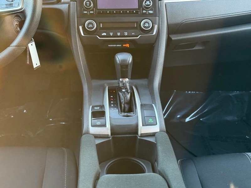 Honda Civic Sedan Vehicle Image 17