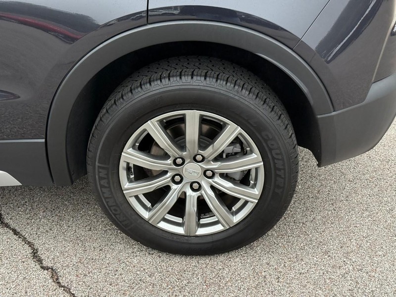 Cadillac XT4 Vehicle Full-screen Gallery Image 4
