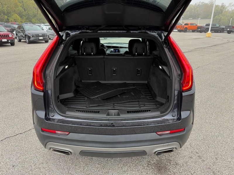 Cadillac XT4 Vehicle Full-screen Gallery Image 6