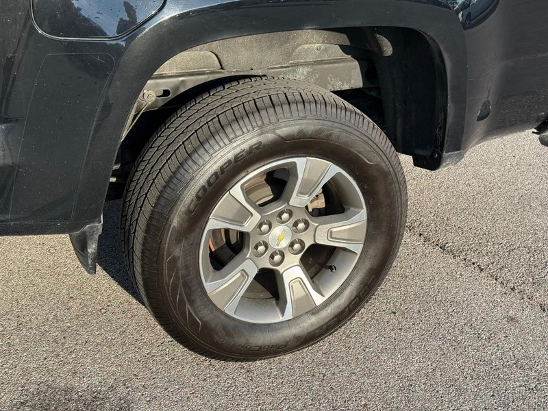 Chevrolet Colorado Vehicle Image 05