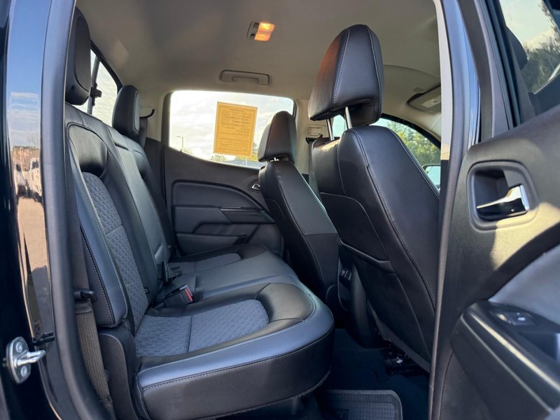 Chevrolet Colorado Vehicle Image 13