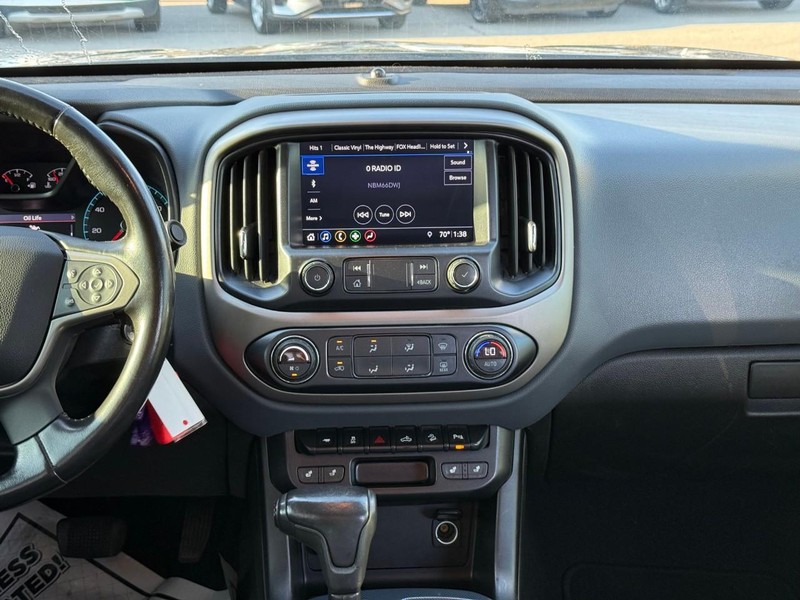 Chevrolet Colorado Vehicle Image 16