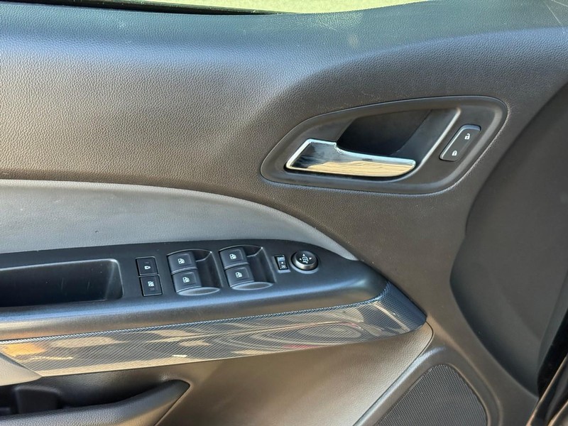 Chevrolet Colorado Vehicle Image 18