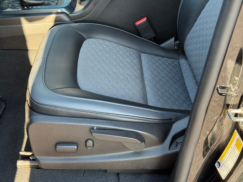 Chevrolet Colorado Vehicle Image 19