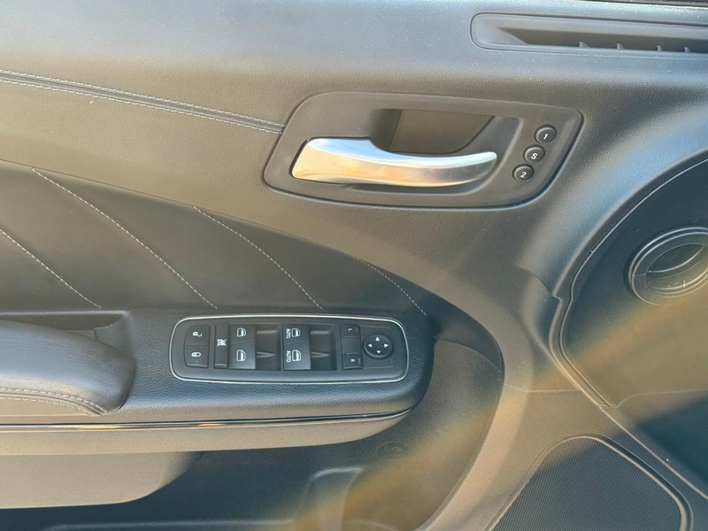 Dodge Charger Vehicle Image 19