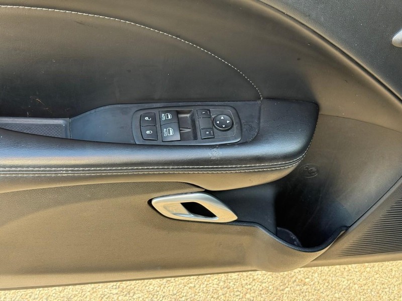 Dodge Challenger Vehicle Image 14