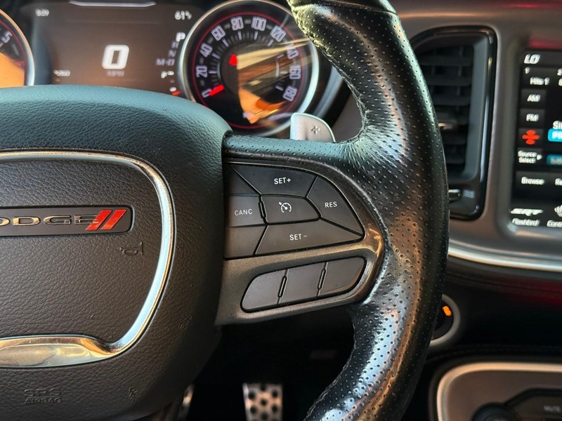 Dodge Challenger Vehicle Image 18