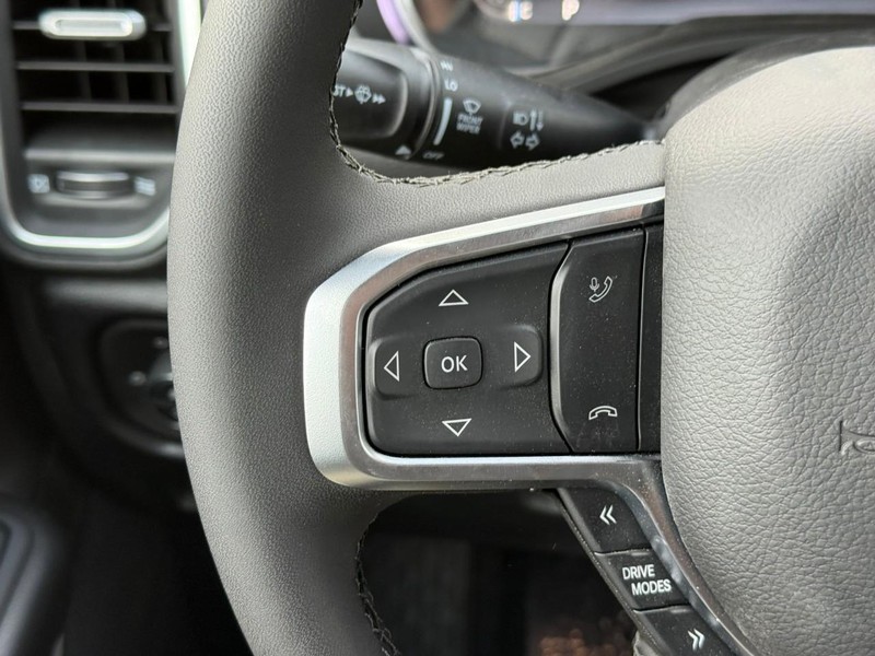 Ram 1500 Vehicle Image 16