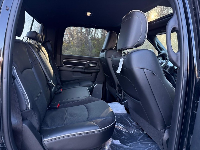 Ram 3500 Vehicle Image 08