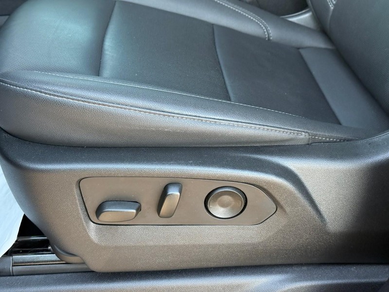 Chevrolet Silverado 1500 Vehicle Image 21