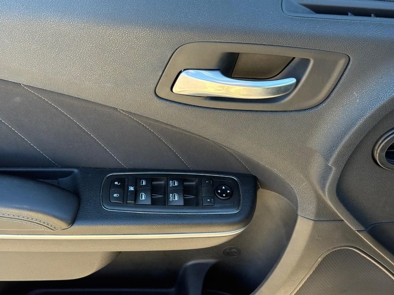 Dodge Charger Vehicle Image 18
