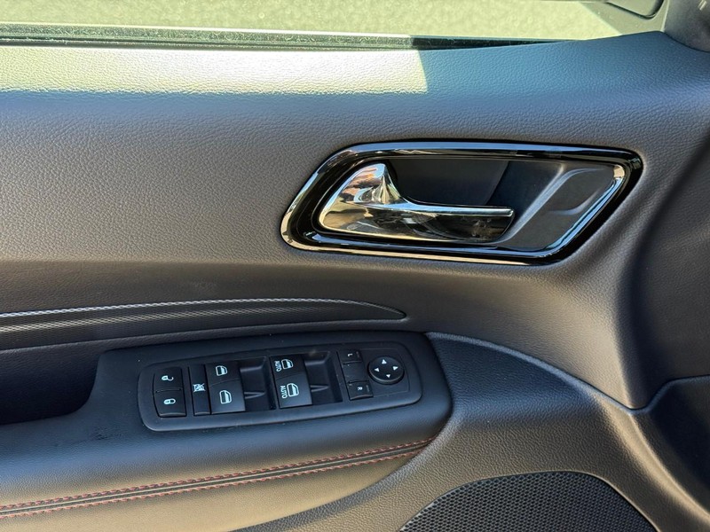 Dodge Durango Vehicle Full-screen Gallery Image 10