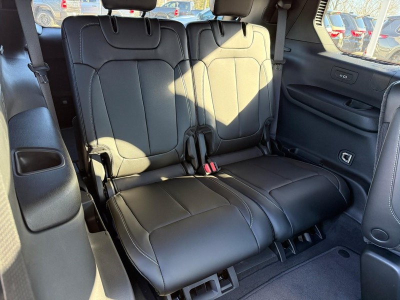 Jeep Grand Cherokee L Vehicle Full-screen Gallery Image 6