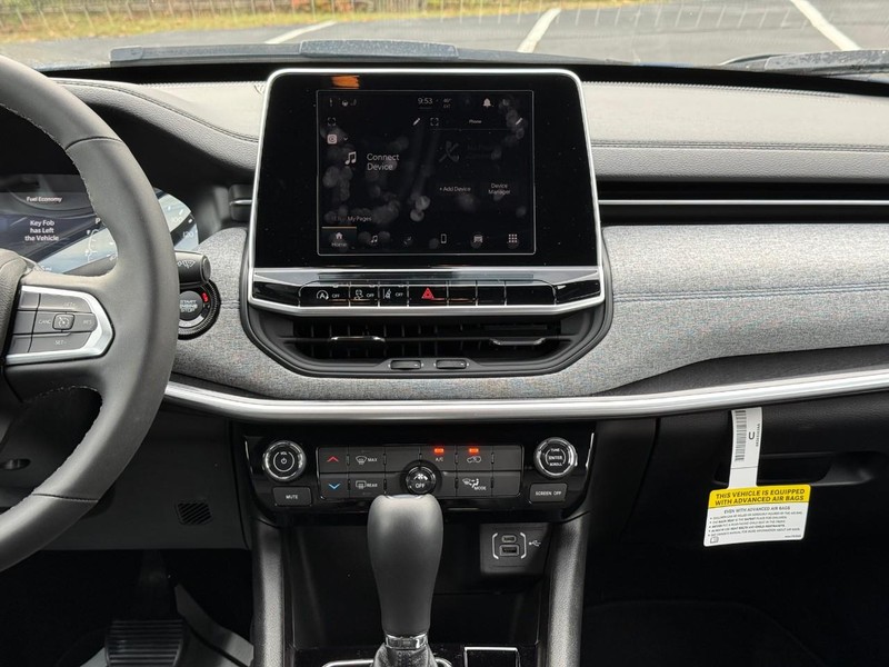 Jeep Compass Vehicle Image 12