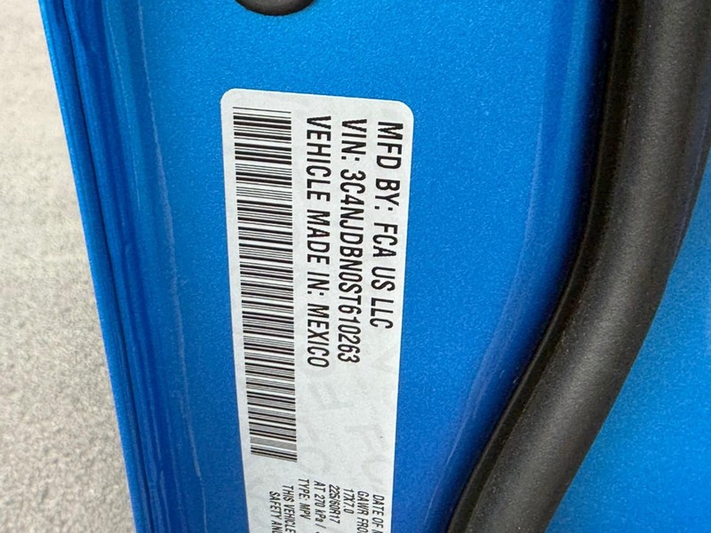 Jeep Compass Vehicle Image 20