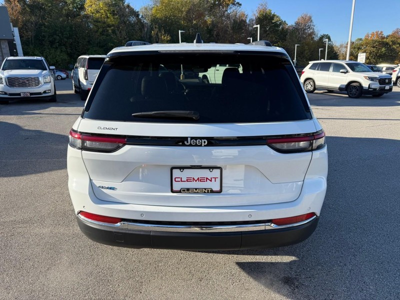 Jeep Grand Cherokee 4xe Vehicle Full-screen Gallery Image 7