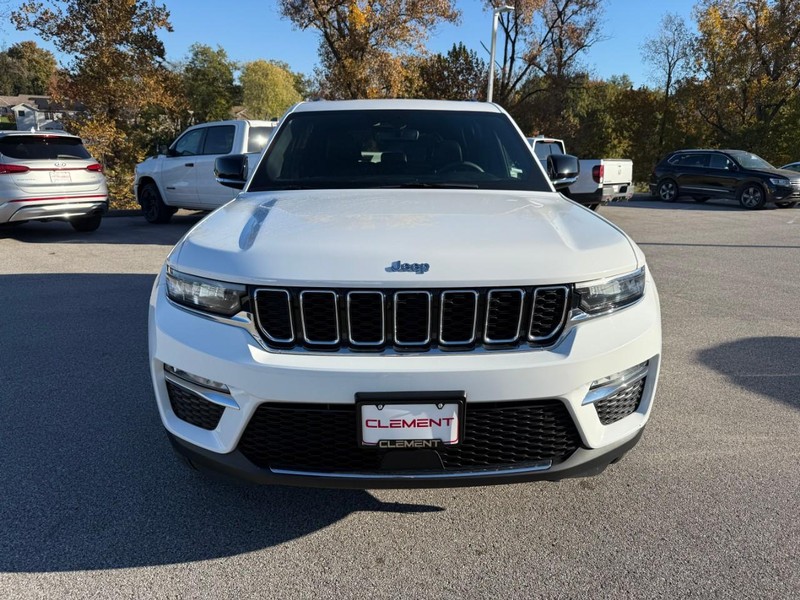 Jeep Grand Cherokee 4xe Vehicle Full-screen Gallery Image 9