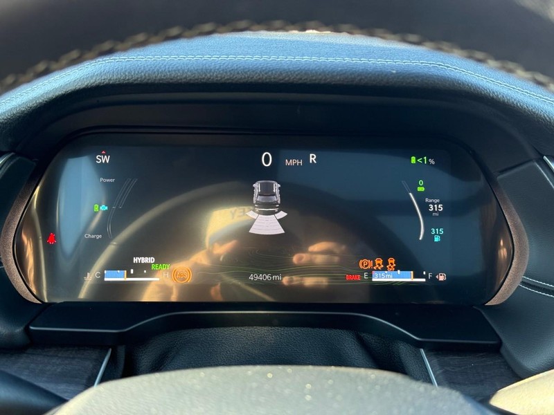 Jeep Grand Cherokee 4xe Vehicle Full-screen Gallery Image 23