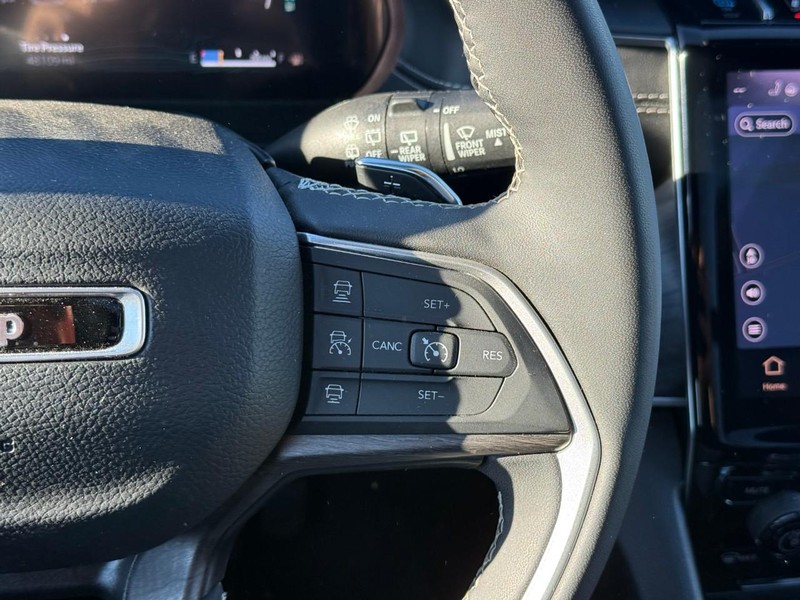 Jeep Grand Cherokee 4xe Vehicle Full-screen Gallery Image 20