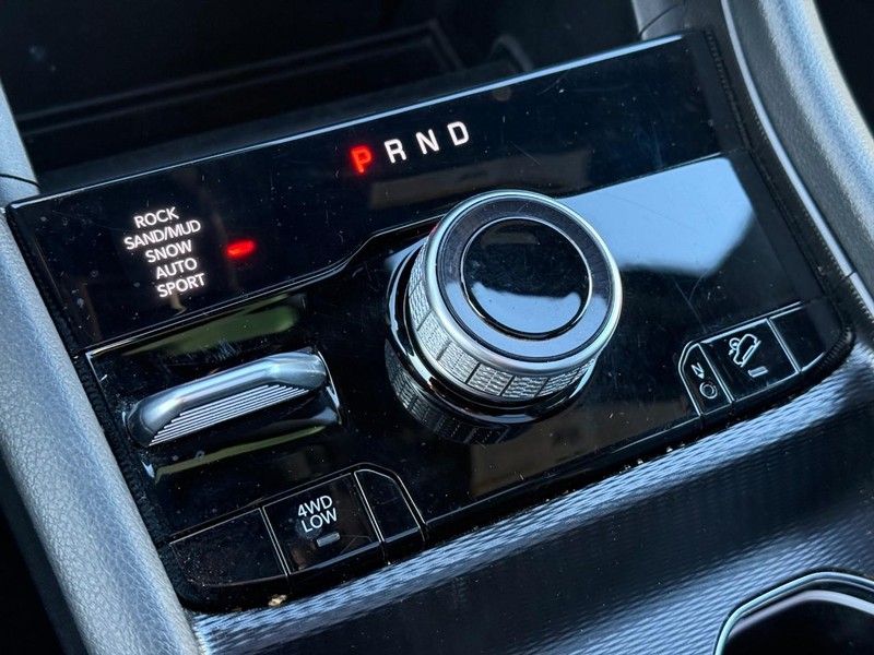 Jeep Grand Cherokee 4xe Vehicle Full-screen Gallery Image 21