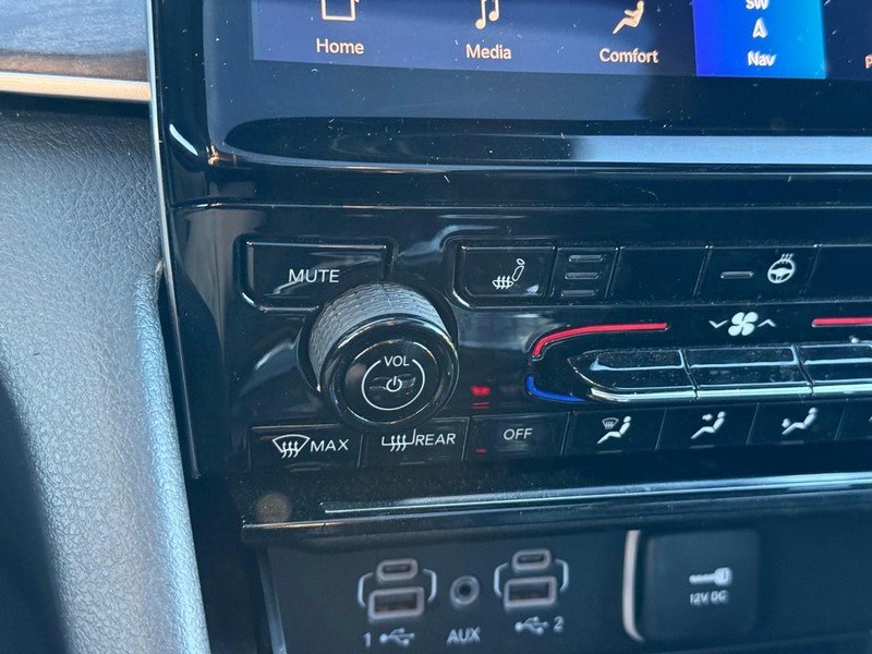 Jeep Grand Cherokee 4xe Vehicle Full-screen Gallery Image 22