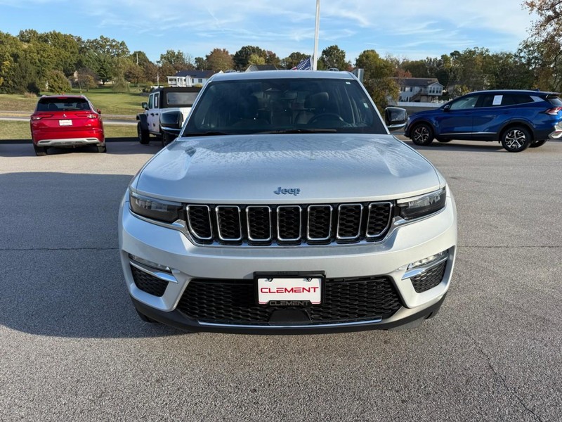 Jeep Grand Cherokee 4xe Vehicle Full-screen Gallery Image 9