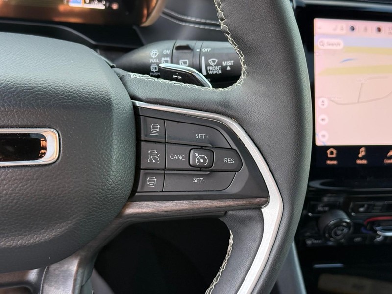 Jeep Grand Cherokee 4xe Vehicle Full-screen Gallery Image 20