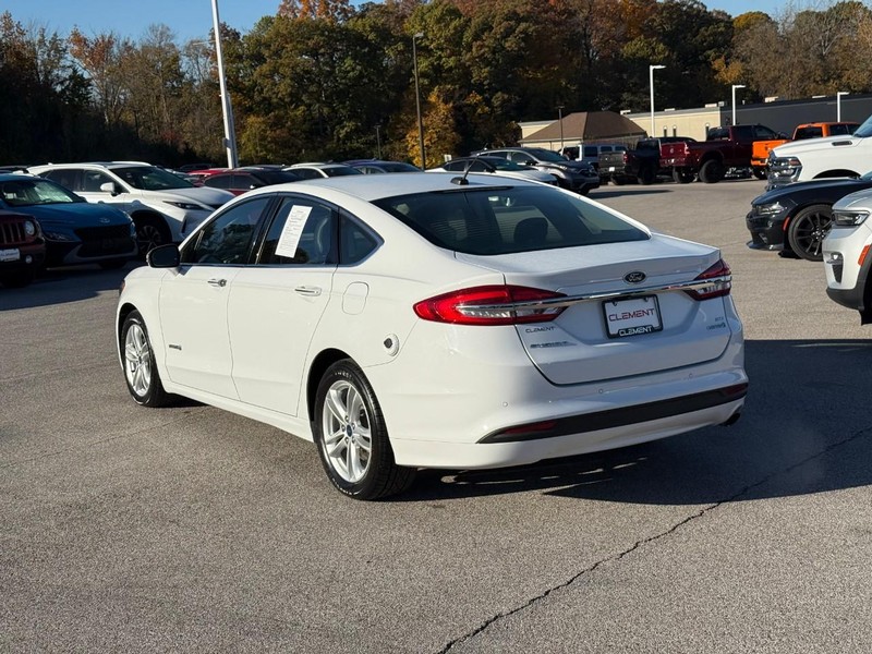 Ford Fusion Hybrid Vehicle Image 04