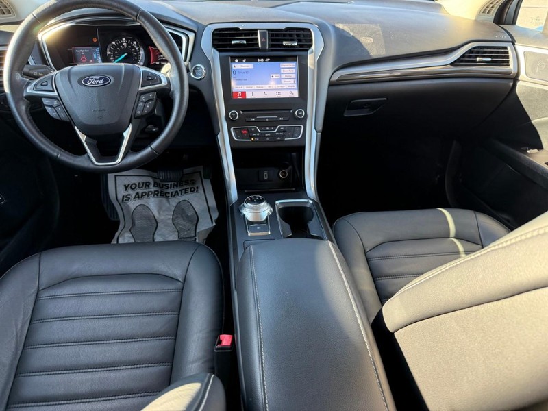 Ford Fusion Hybrid Vehicle Image 15