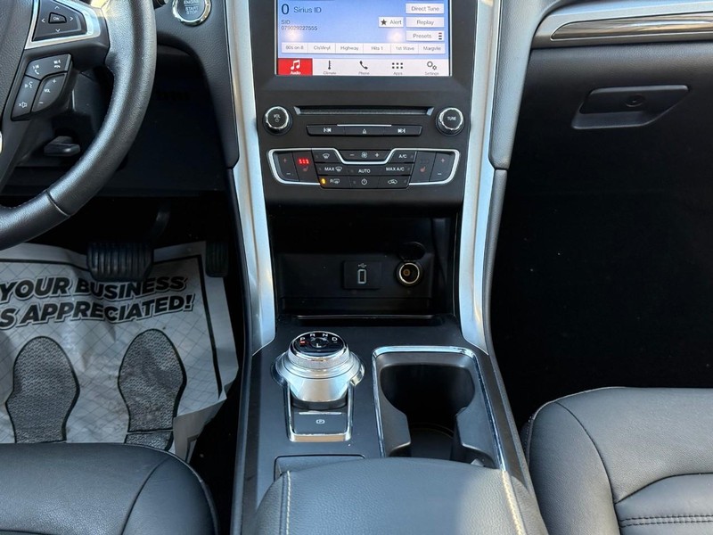 Ford Fusion Hybrid Vehicle Image 18