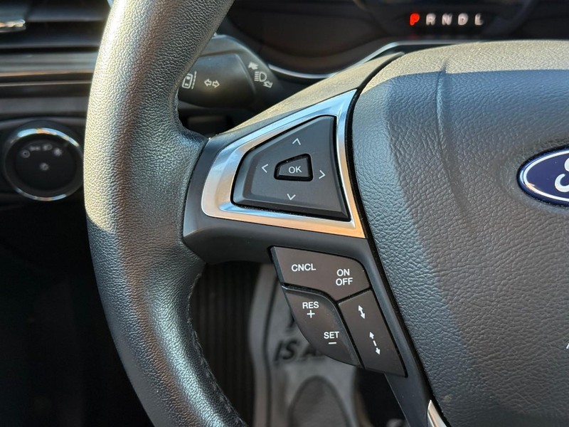 Ford Fusion Hybrid Vehicle Image 23