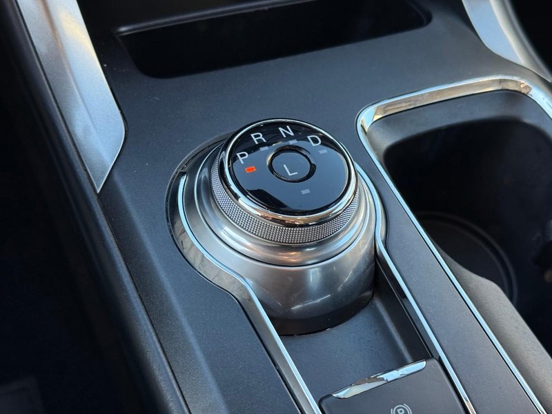 Ford Fusion Hybrid Vehicle Image 25