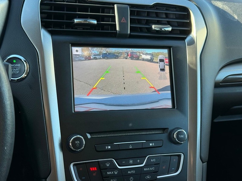 Ford Fusion Hybrid Vehicle Image 28