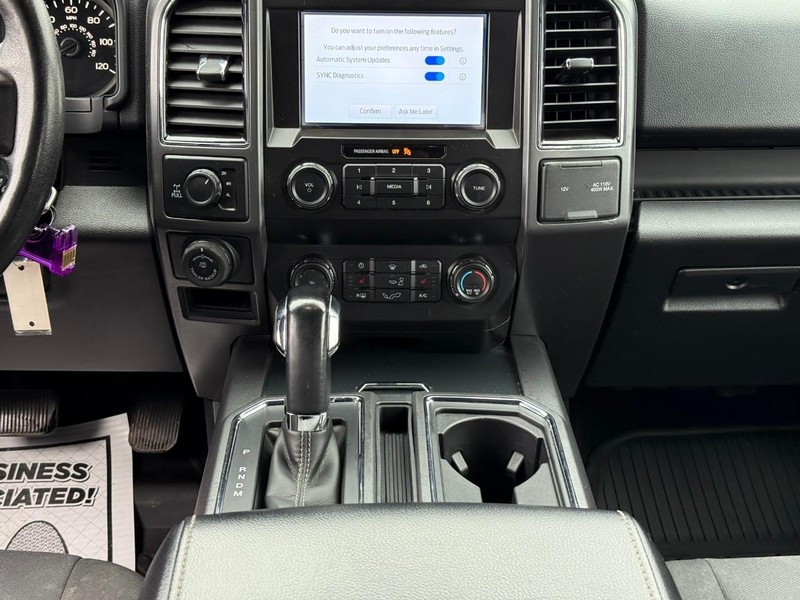 Ford F-150 Vehicle Full-screen Gallery Image 13