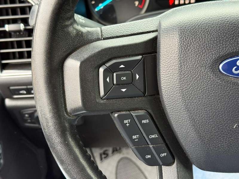 Ford F-150 Vehicle Full-screen Gallery Image 16