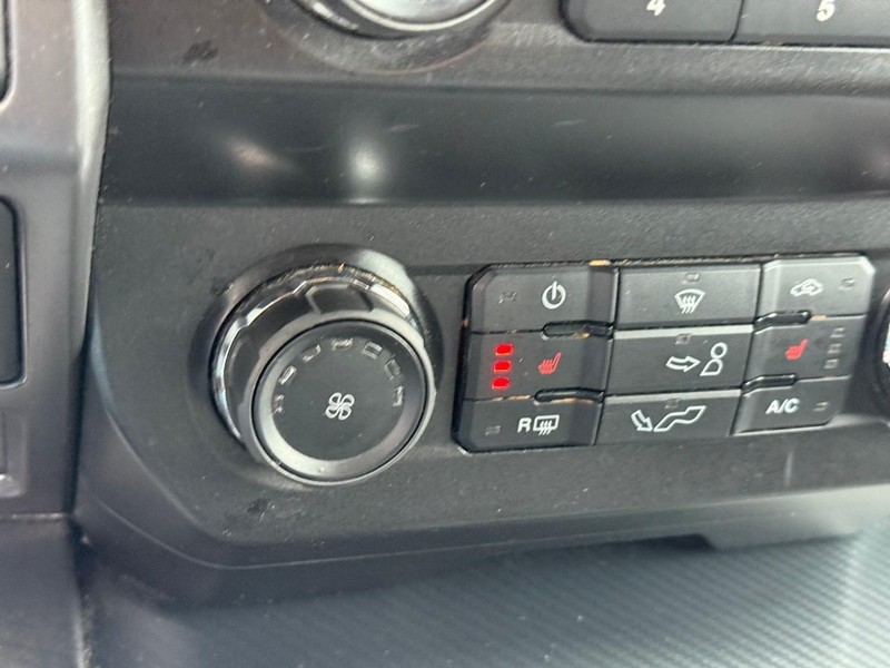 Ford F-150 Vehicle Full-screen Gallery Image 20