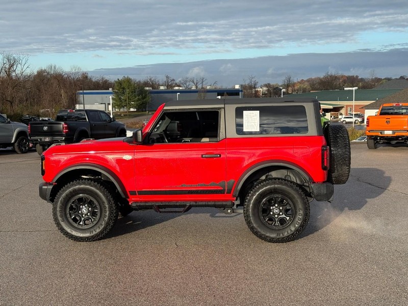 Ford Bronco Vehicle Image 03
